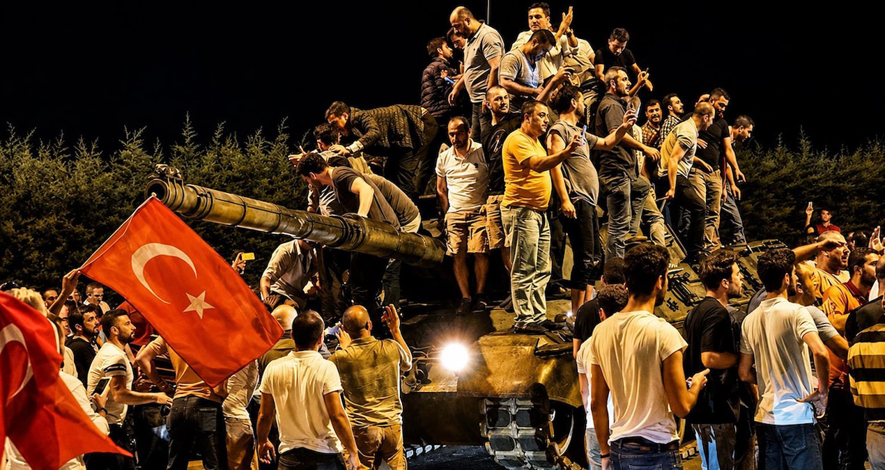 Tüm Türkiye Bir Arada: Hainlere Geçit Yok!