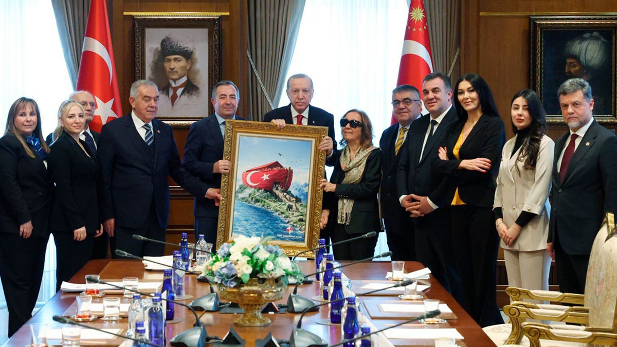 'Parlamenter sistemde ömür boyu başkan ol'