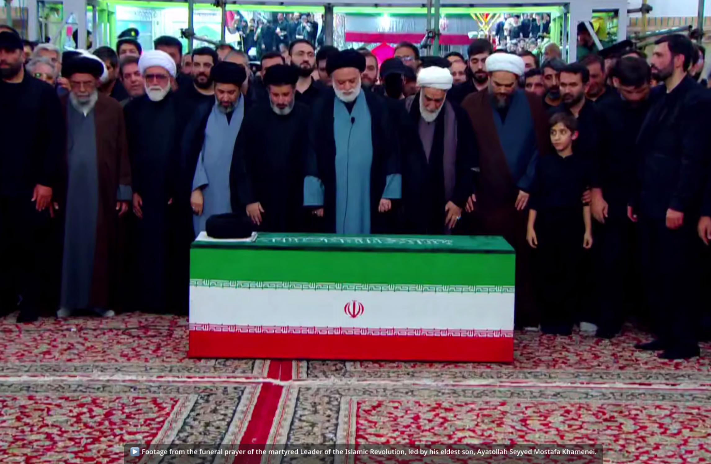 Hamaney'in cenazesinde çatışma çıktı