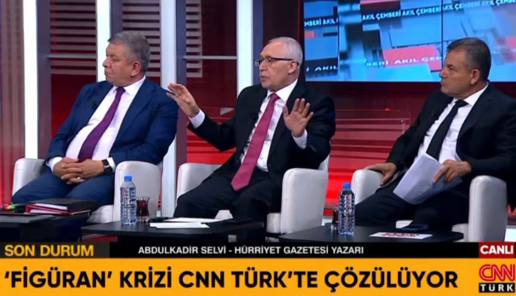 CHP toplantısına figüran taşıyan ajans sahibi yandaş Abdülkadir Selvi'yi bile çileden çıkardı