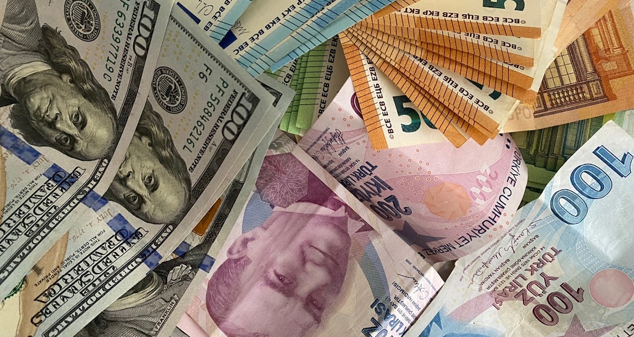 Hem euro hem dolar peş peşe rekor kırdı