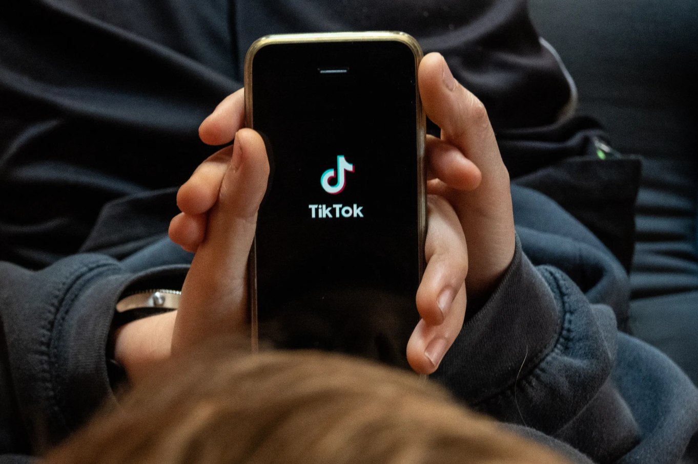 Fenomen çift TikTok'tan servet kazanıp devletten sosyal yardım almaya devam etti