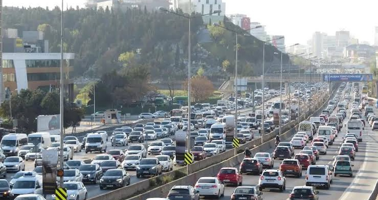 Türkiye'nin otomobil tercihleri tamamen değişti: Beyaz renk ve dizel tahtını kaptırdı