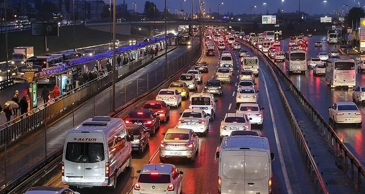 Trafik sigortasına zam geldi: Ödeme yapmayan yola çıkamayacak