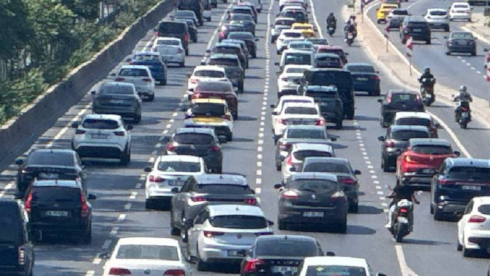 Otomobilde dizel ve LPG'nin payı azalırken hibrit ve elektrikliye ilgi artıyorTürkiye'de trafiğe kayıtlı otomobiller arasında dizel ve LPG yakıtlı otomobillerin oranı 2020'den bu yana gerilerken hibrit ve elektrikli otomobil payındaki artış dikkati çekti.