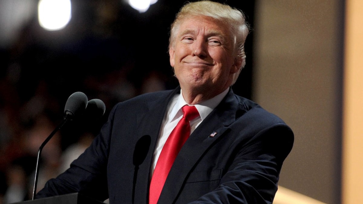 Trump aradığı fırsatı buldu! Hedefinde yine o isim var