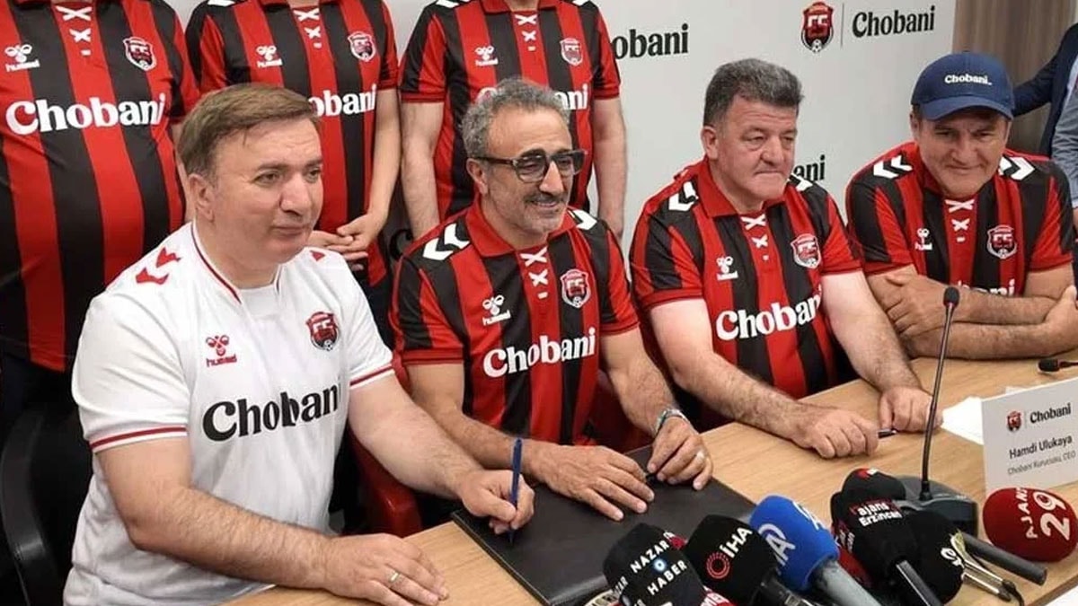 Chobani'nin sahibi Hamdi Ulukaya memleketinin takımına para yağdırdı