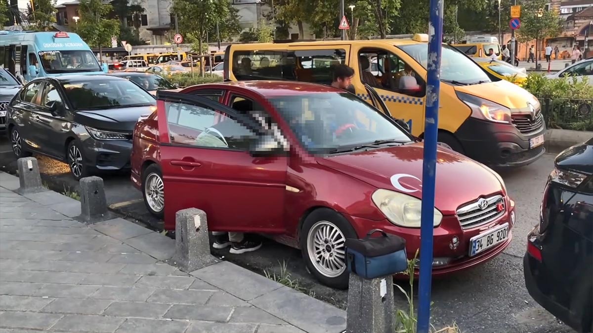 İstanbul'un göbeğinde sır dolu olay: Park edilmiş aracın içinden ceset çıktı