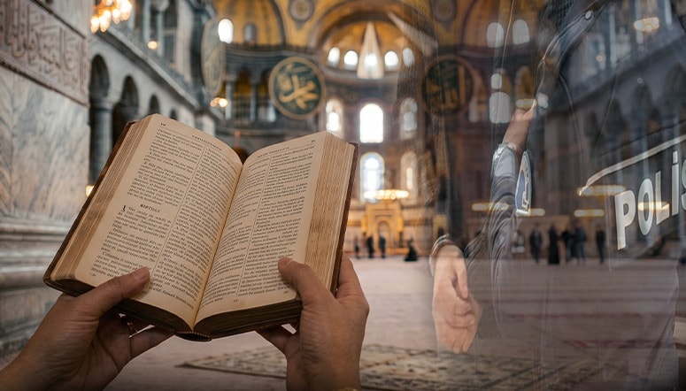 Ayasofya'da yüksek sesle İncil okuyan turistlere gözaltı!