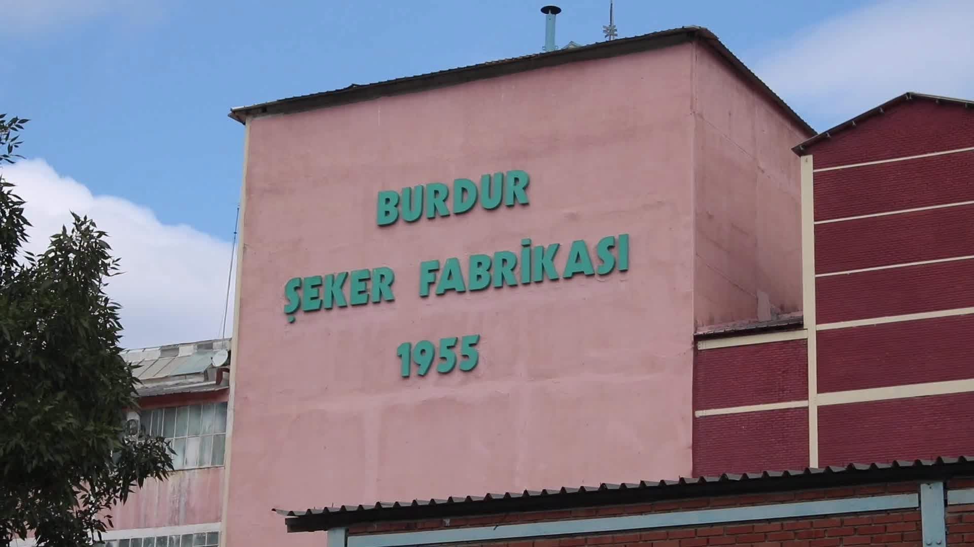 Burdur’da küspe isyanı: 40 bin silaj kenti kokuttu belediye cezayı kesti