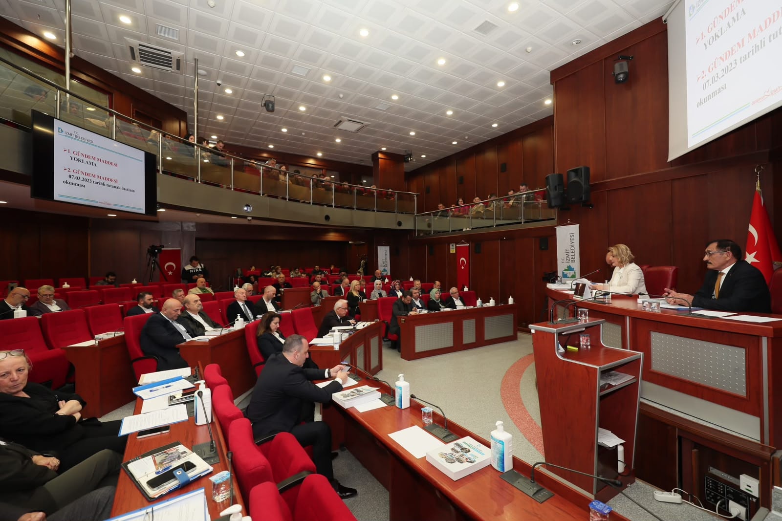 İzmit’te CHP’de başkanvekili krizi: Meclis üyeleri toplantıyı terk etti