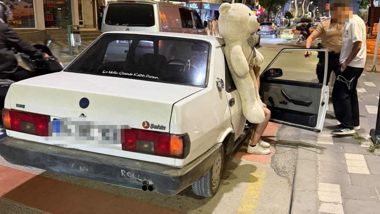 Pelüş ayının sevimliliği ceza yemekten kurtaramadı