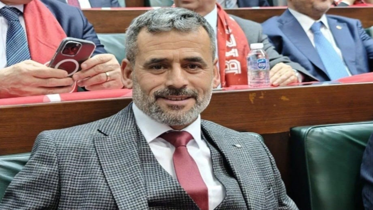 AKP'li belediye başkanı bıçaklı saldırıya uğradı!