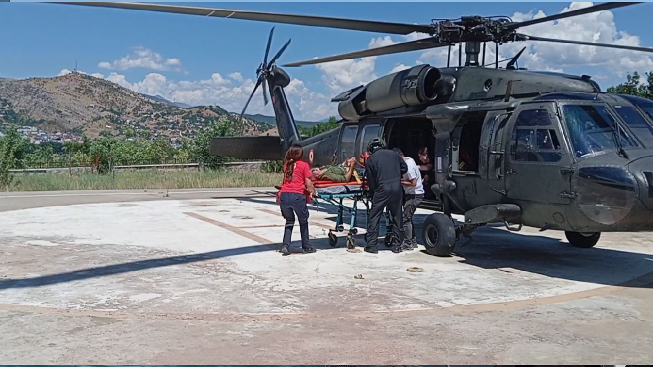 Engerek yılanının ısırdığı kişiyi kurtarmak için zamanla yarış! Askeri helikopter havalandı