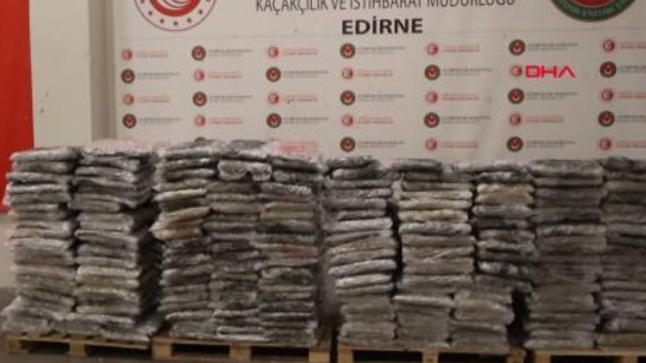 Kapıkule'de TIR'da yarım ton uyuşturucu ele geçirildi! Hepsi dondurulmuş tavukların arasına gizlenmiş