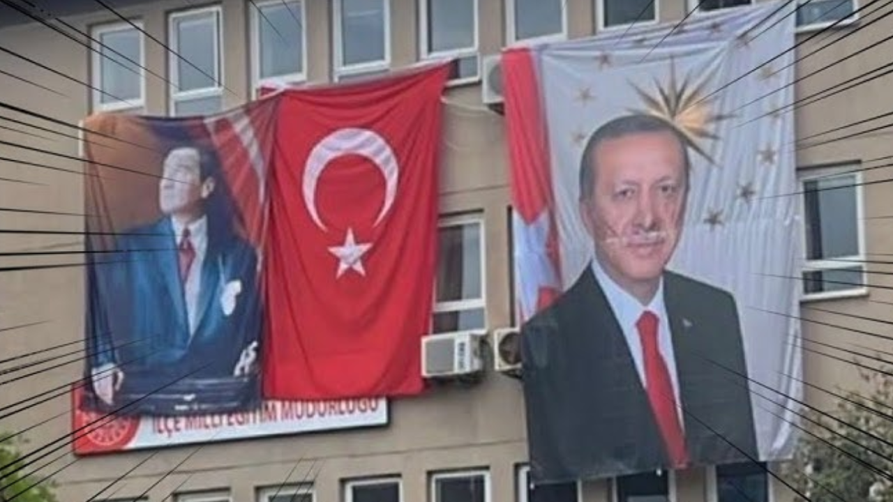 Okullardaki 'Erdoğan' posterini eleştiren öğretmene ceza