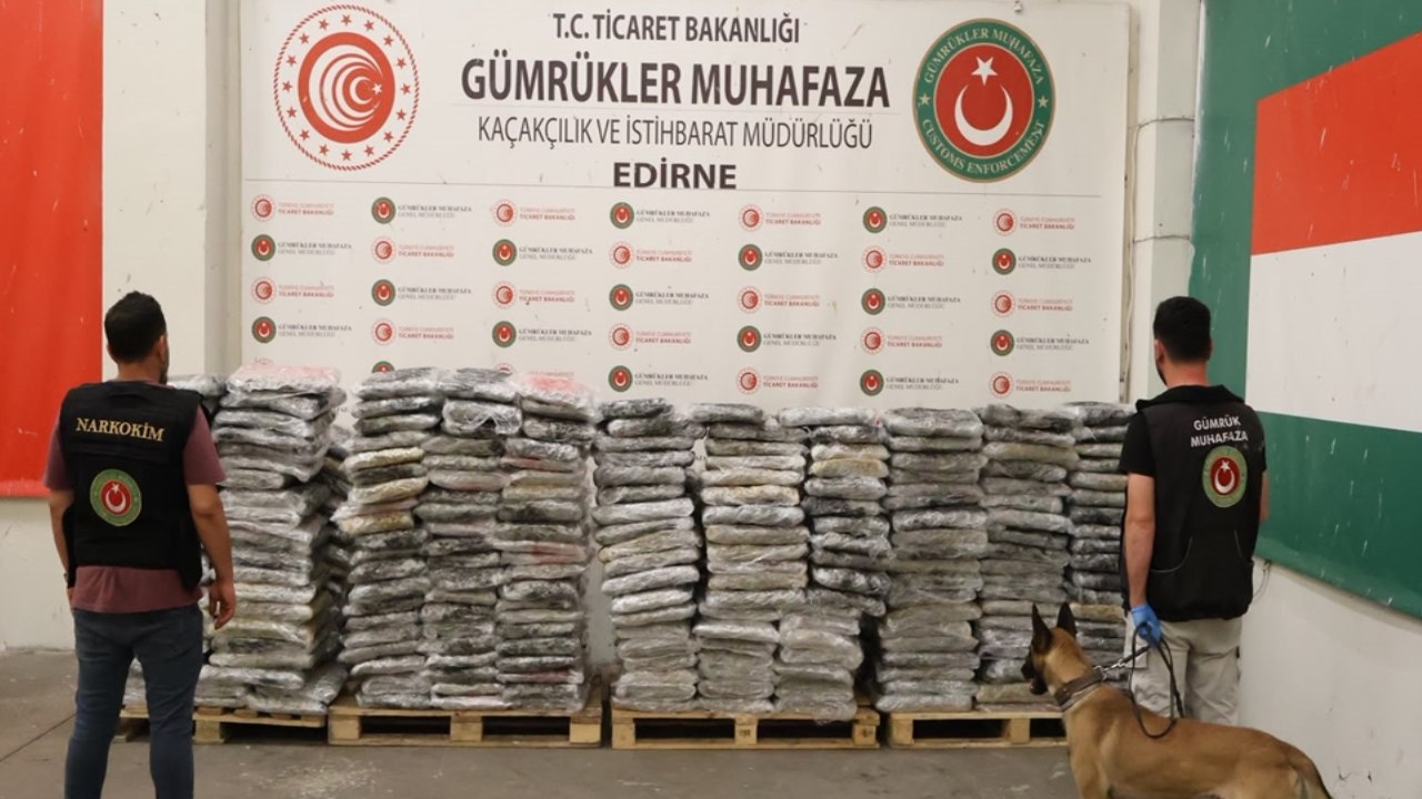 Kapıkule'de 1 ton 153 kilo uyuşturucu yakalandı
