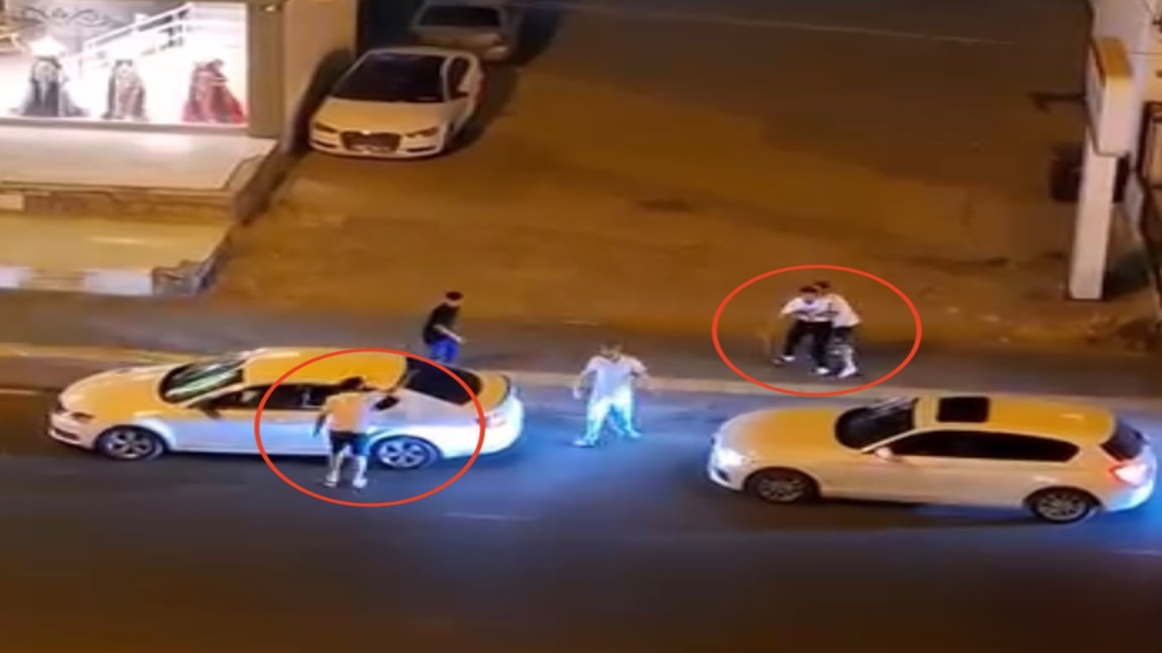 Diyarbakır'da yumruklu ve sopalı kavga!