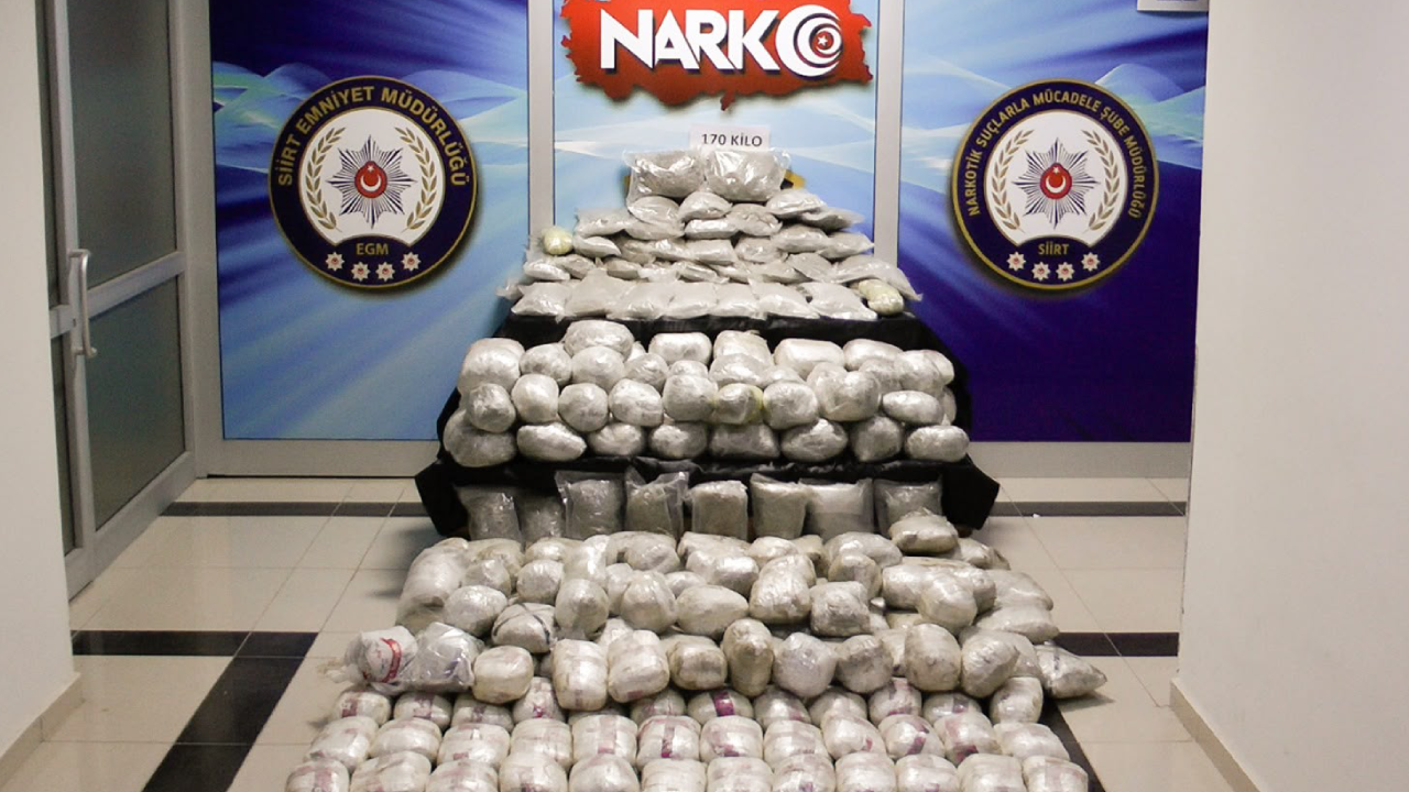 Siirt'te durdurulan tırda 170 kilogram kubar esrar yakalandı