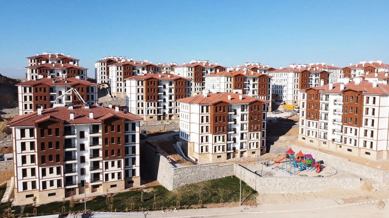 Deprem konutları karanlıkta!