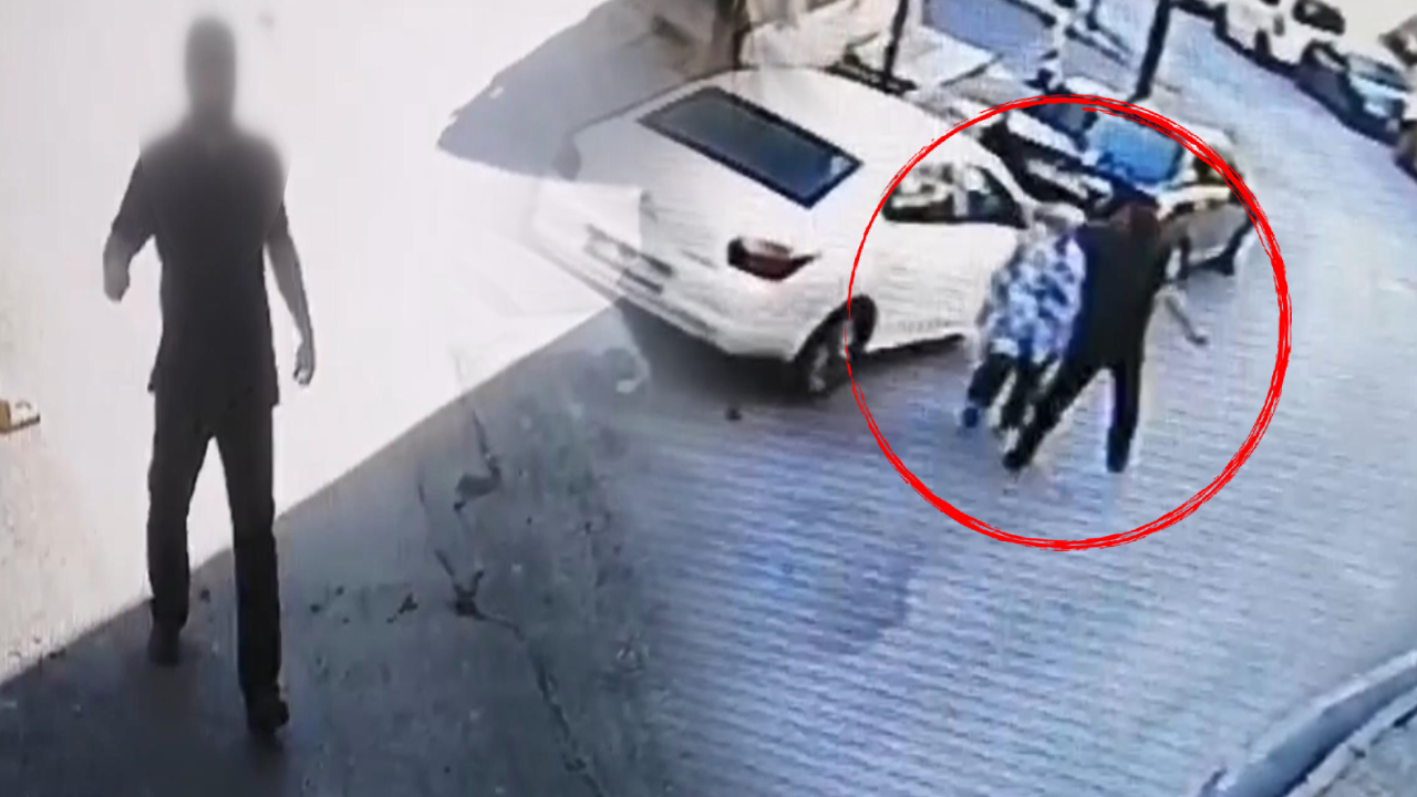 Yoldaki kadına arkadan saldırıp felaketi yaşattı!