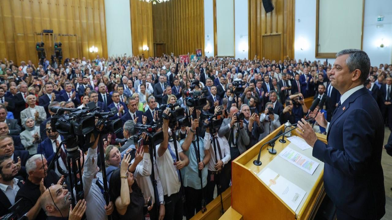 Özgür Özel'in yeni partisi 90 vekil gelse bile Hazine yardımı alamayacak