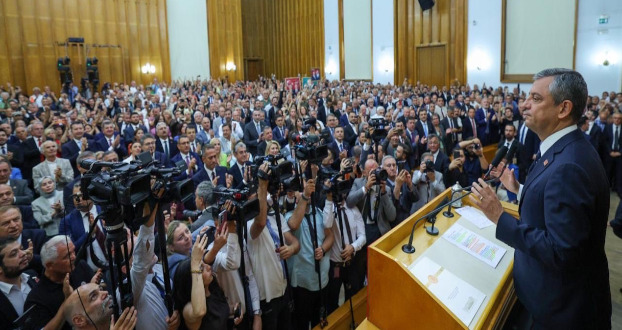 Özgür Özel'in yeni partisi 90 vekil gelse bile Hazine yardımı alamayacak