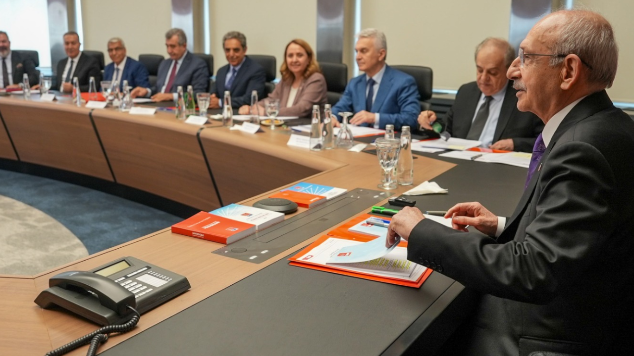 Kılıçdaroğlu kurmaylarıyla olağanüstü toplantıda