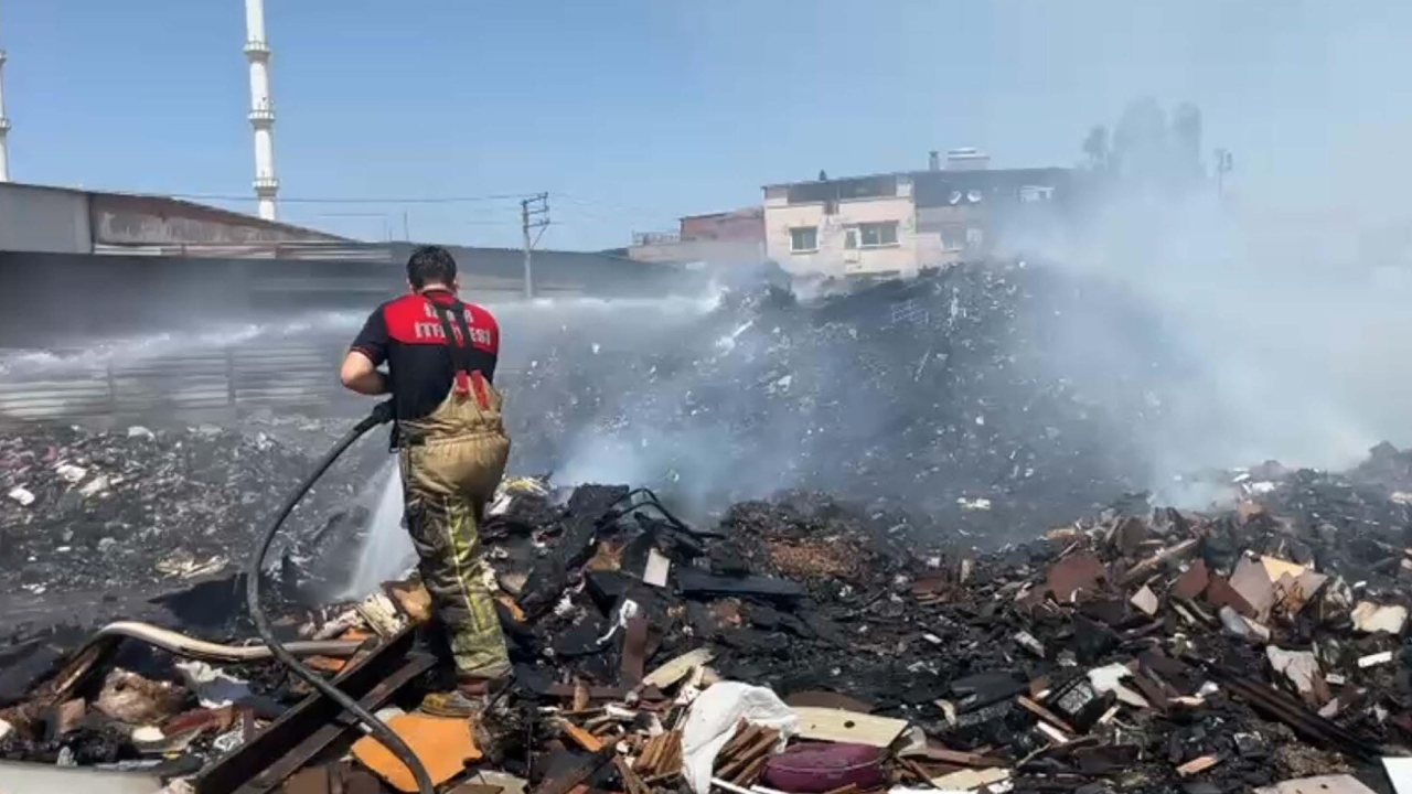 İzmir'de çöp dökülen alanda yangın