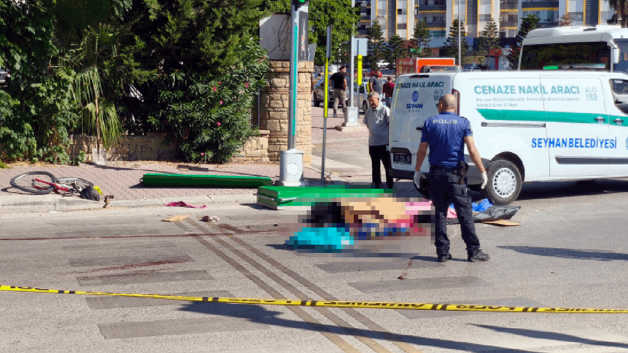 Adana'da feci kaza: Kamyonun çarptığı bisikletli hayatını kaybetti
