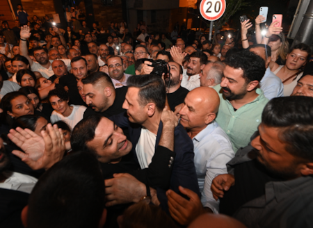 Tahliye edilen İnan Güney'e sevgi seli