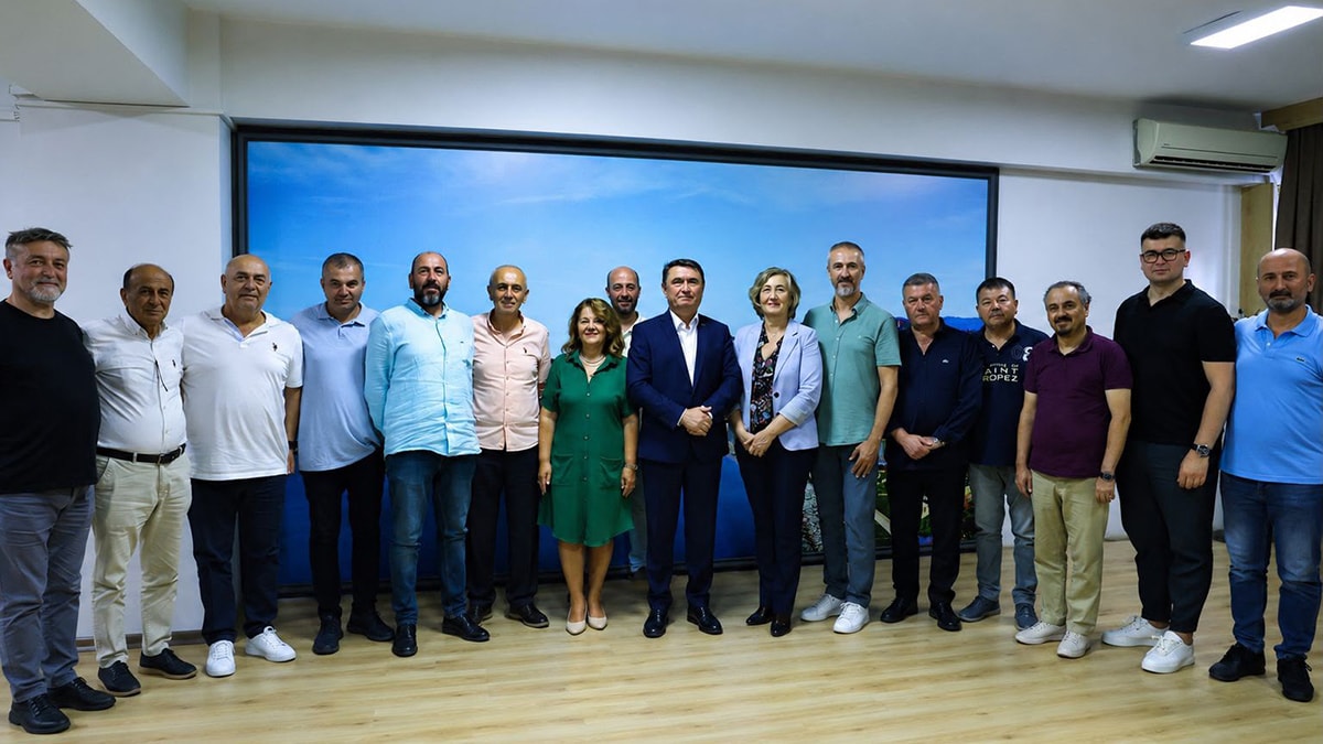 CHP'den bir kopuş daha! Zonguldak Belediye Başkanı ve 16 meclis üyesi istifa etti
