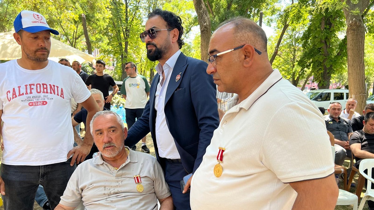 Vatan aynı, kan aynı, hak farklı