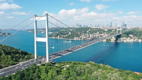 Köprü ve otoyolların talipleri çoğaldıYabancı taliplerde İspanya’nın ardından Güney Kore ve Çinli bazı firmalar, yerli taliplerde ise IC İçtaş, Limak, Kalyon ve Cengiz Holding var.