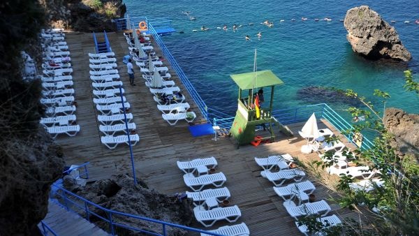 İran savaşı Türk turizimini vurdu: Otelciler kan ağlıyor
