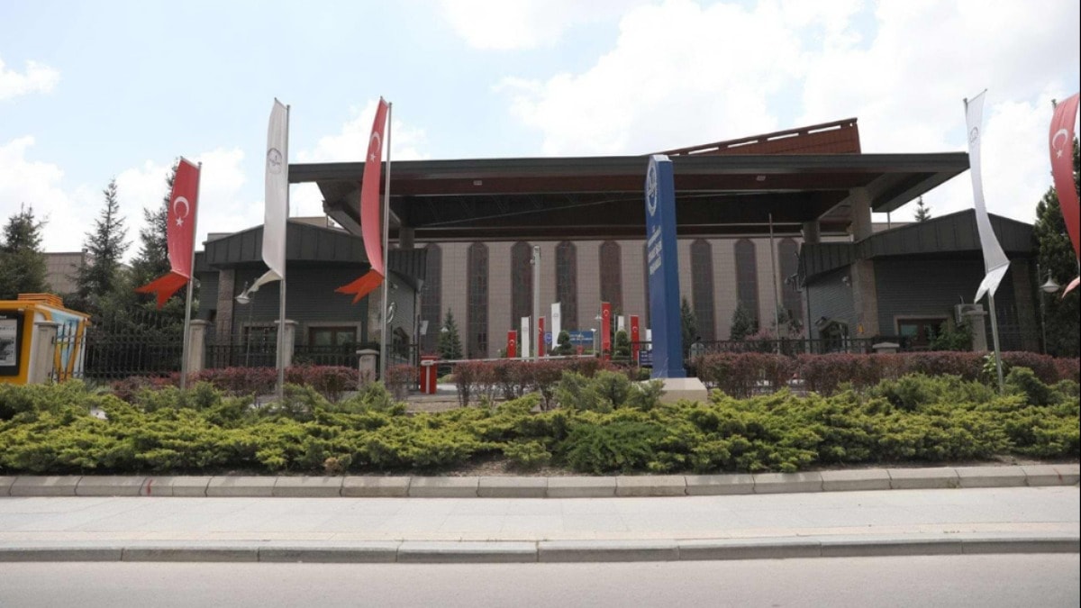 Diyanet personele  doymuyor: 29 bin daha