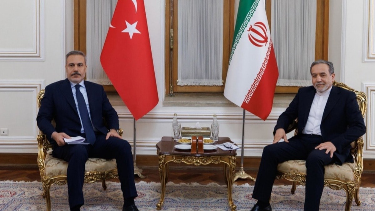 Fidan ve Arakçi arasında Hürmüz Boğazı görüşmesi