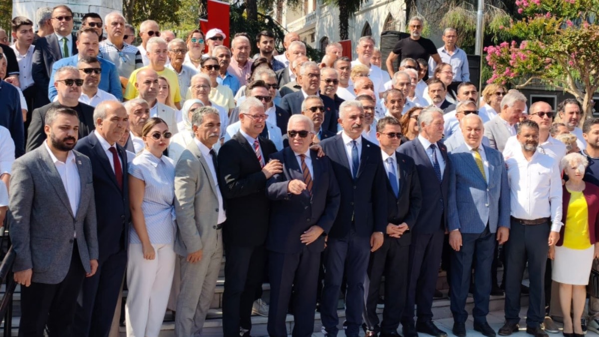 Yaprak dökümü sürüyor: Bir kentte CHP’li belediye başkanı kalmadı