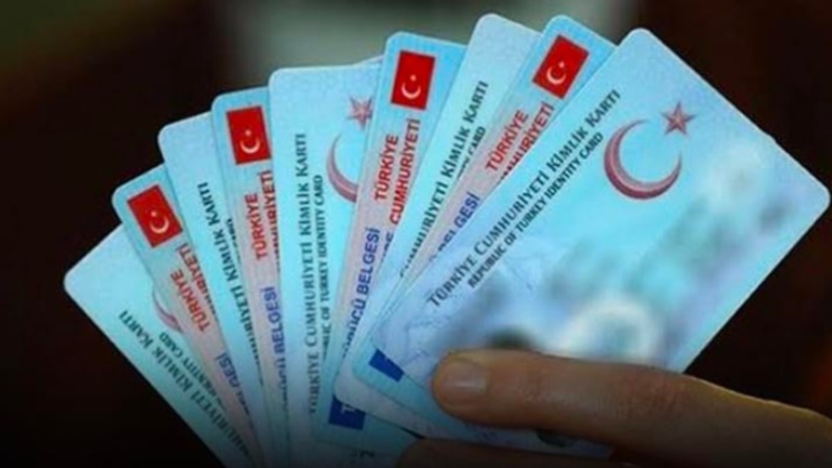 Dev şebeke ifşa oldu: 32 kişi tutuklandı, 687 kişinin vatandaşlığı iptal edilecek