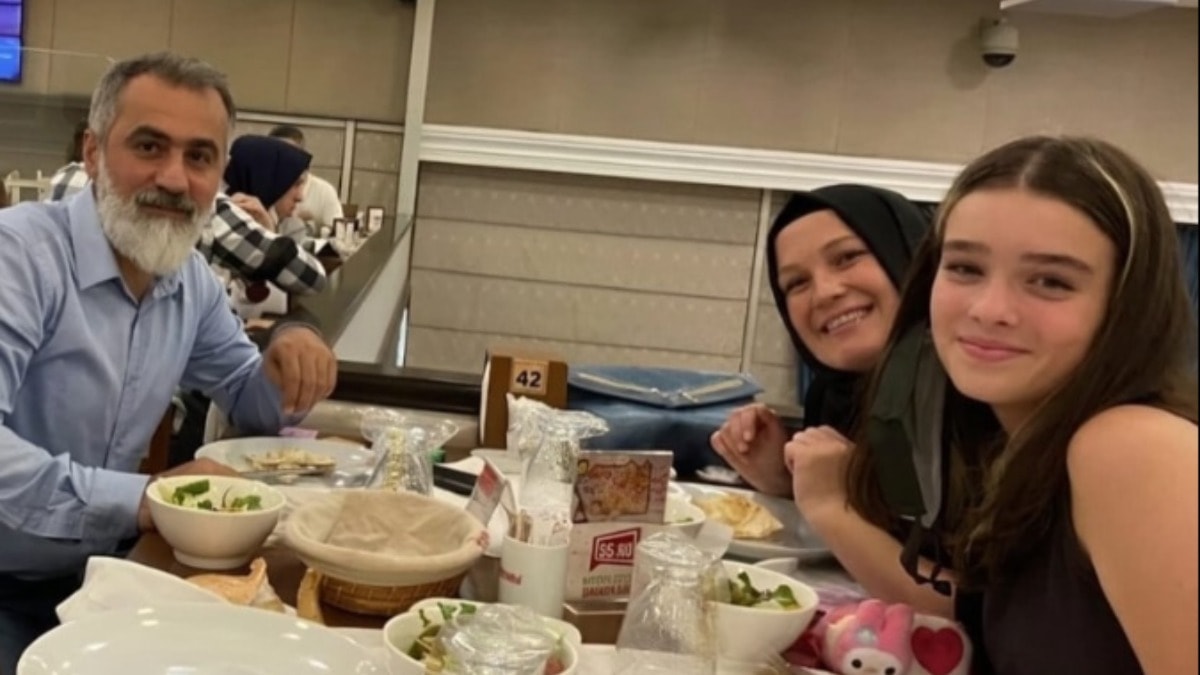 ''Kızımdan kazandığı paraları başka kadınlarla yiyor''