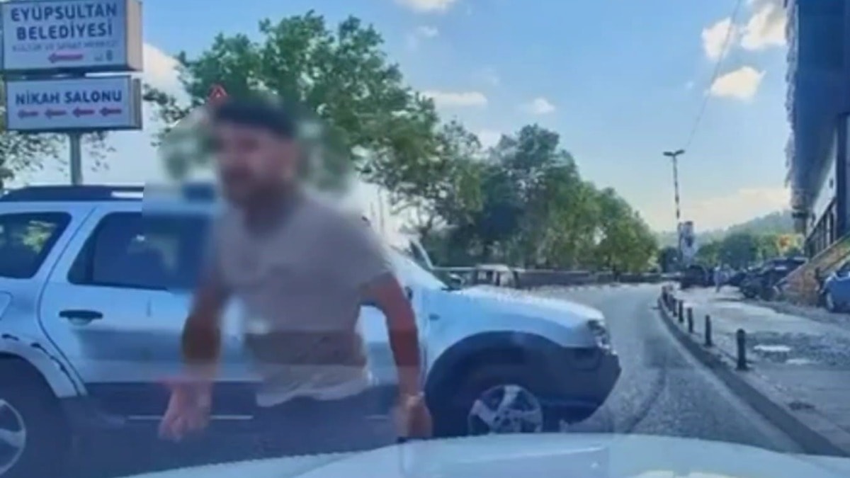 İstanbul trafiğinde korkunç görüntüler! Ölüm tehditleri savurdu