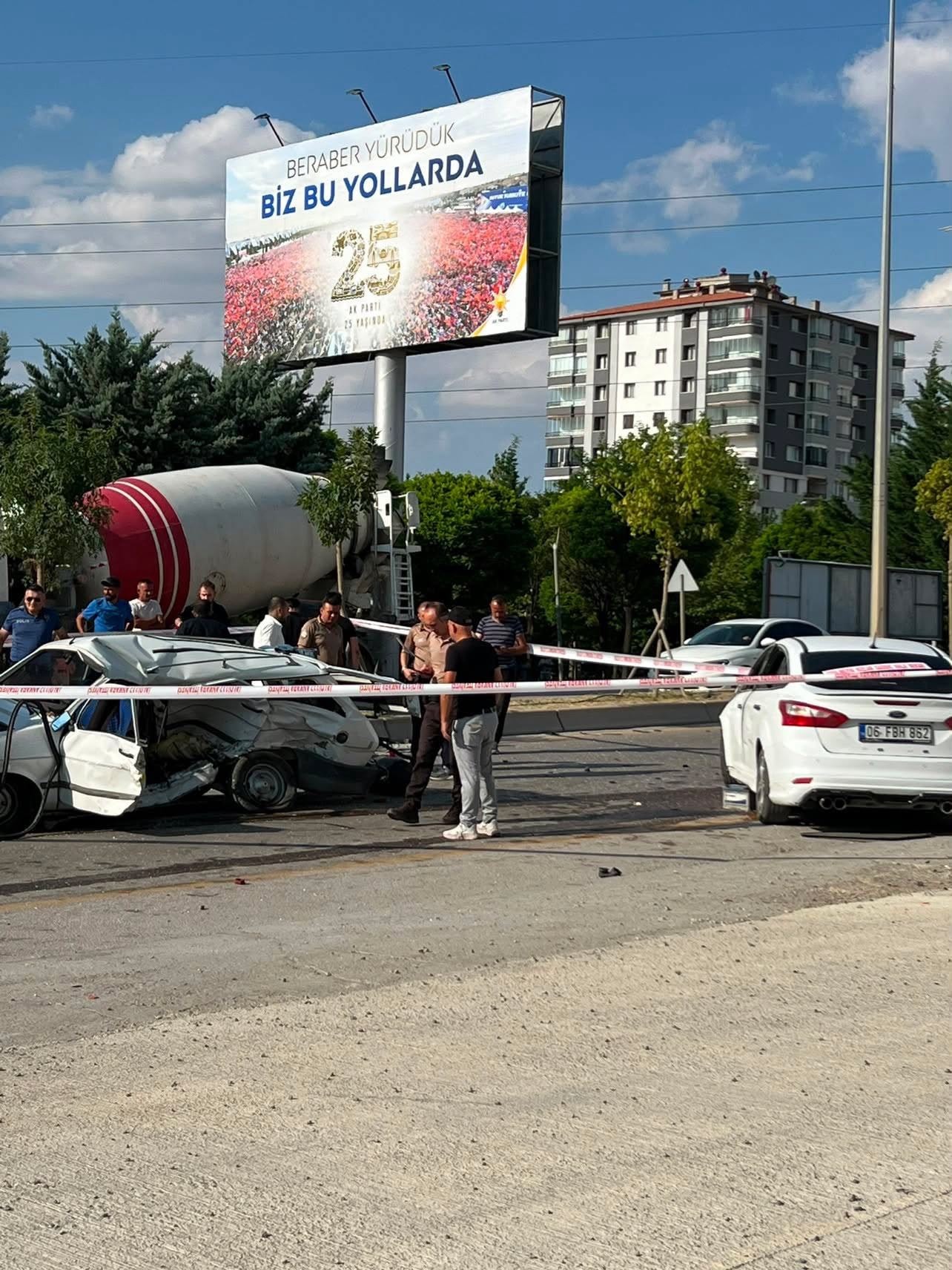Ankara'da iki otomobil çarpıştı; 1 ölü, 2 yaralı