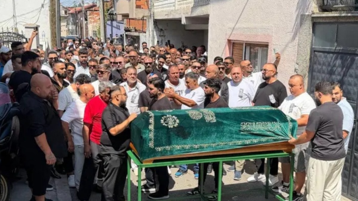 Cenaze törenine Türkiye’den sadece üç isim katıldı