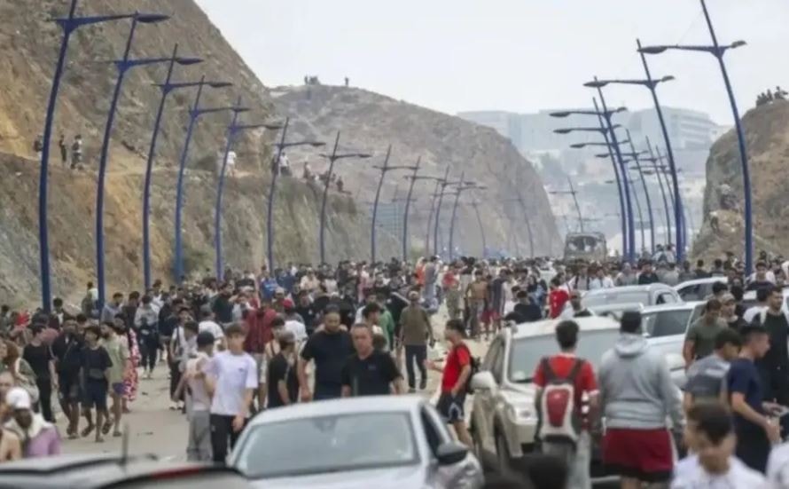 Sınıra dev göçmen akını başladı: Mesajlarla örgütlenip harekete geçtiler