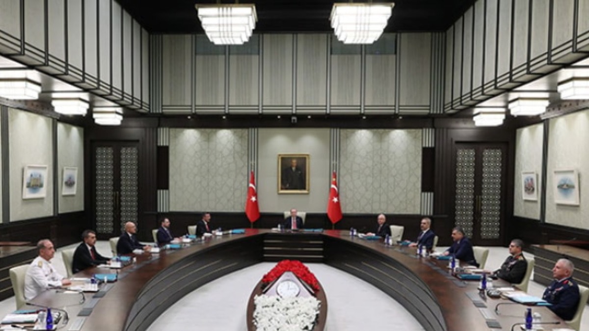 Son dakika: YAŞ Kararları açıklandı: Bir kuvvet komutanı emekli edildi!