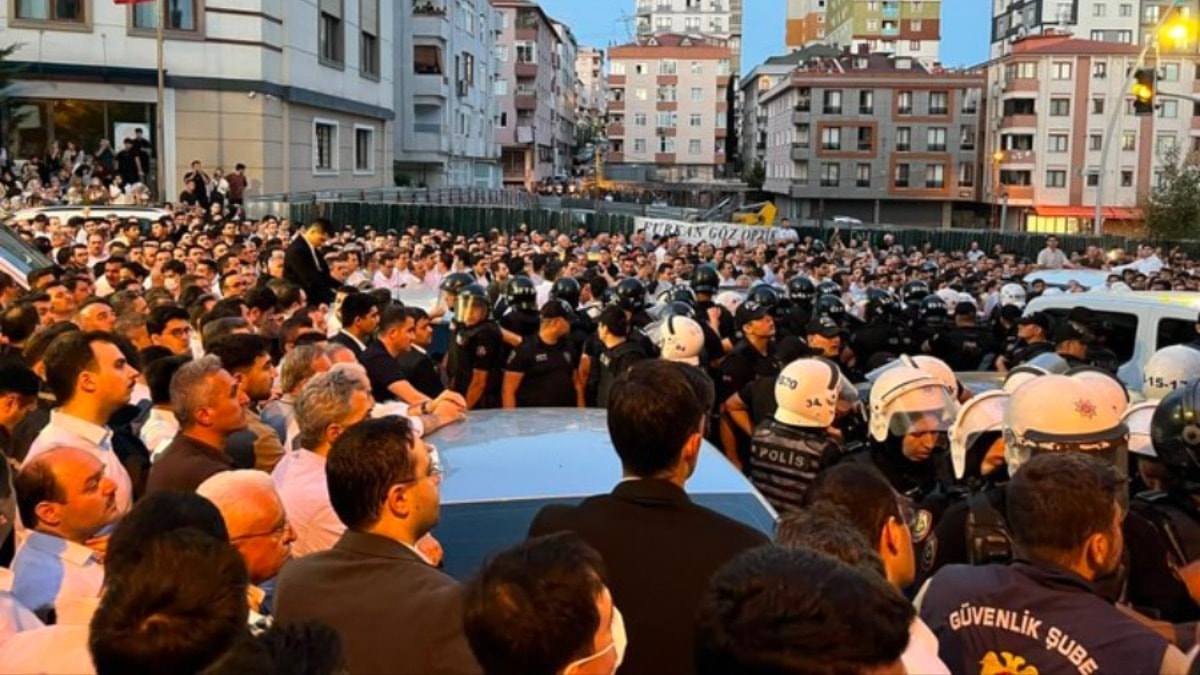 Süleymancılar'ın Ümraniye'deki merkezine polis baskını