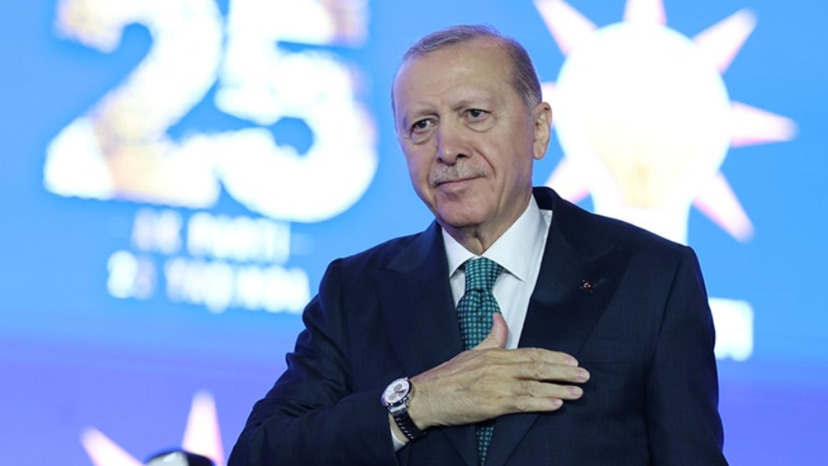 Erdoğan, masasına gelen o ismin üzerini düşünmeden çizdi