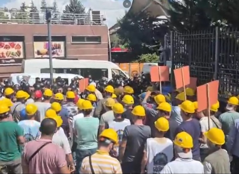Madenci devletine sığamadı!