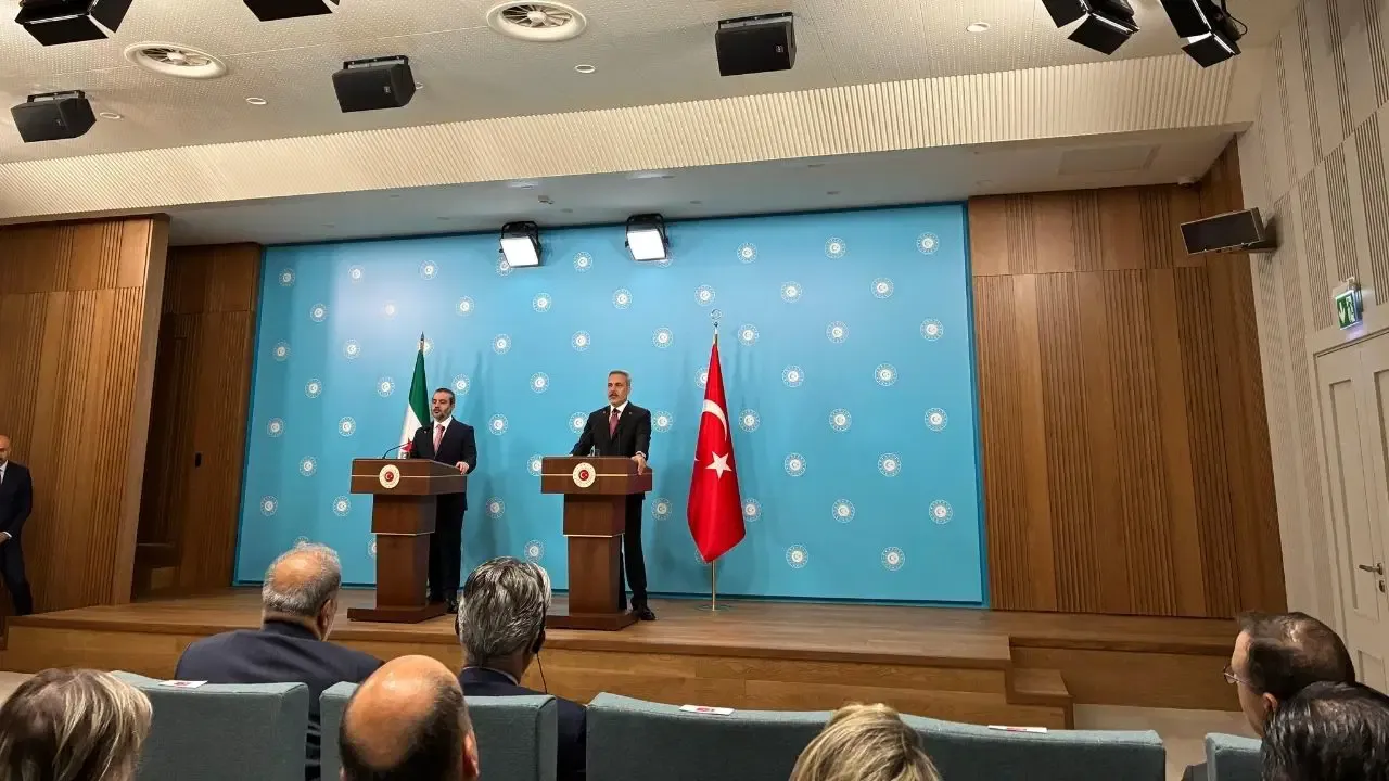 Bitmeyen 'tadilat! Atatürk portresi hâlâ yok