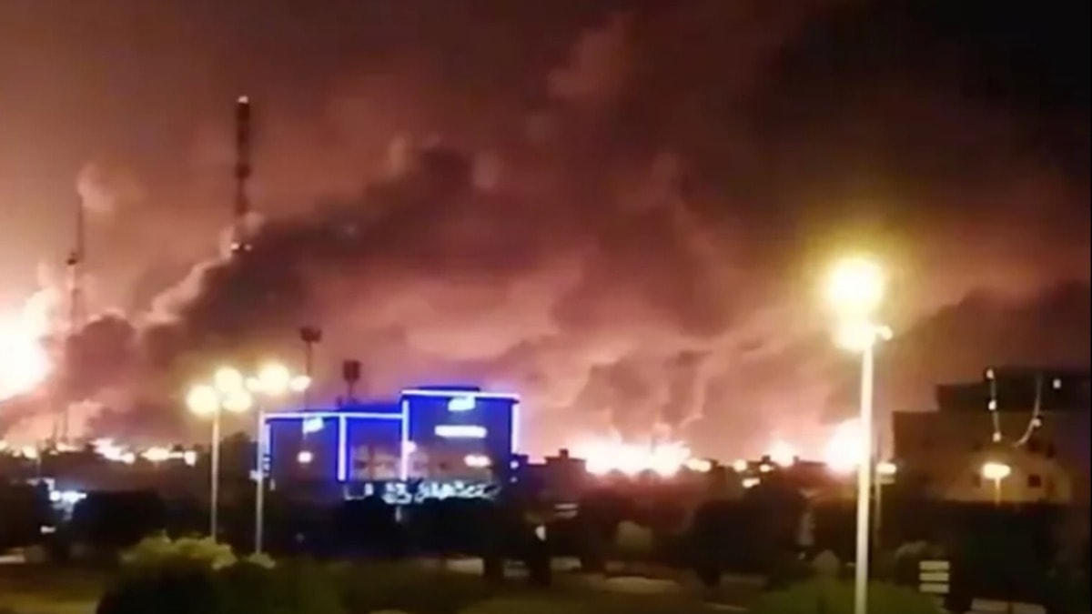 Daha imzalar kurumadan İran destekli Husiler, Suudi Arabistan'ı vurdu